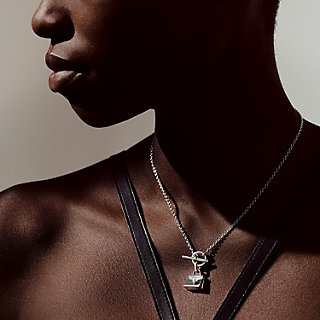 ペンダント 《アミュレット》 ケリー | Hermès - エルメス-公式サイト